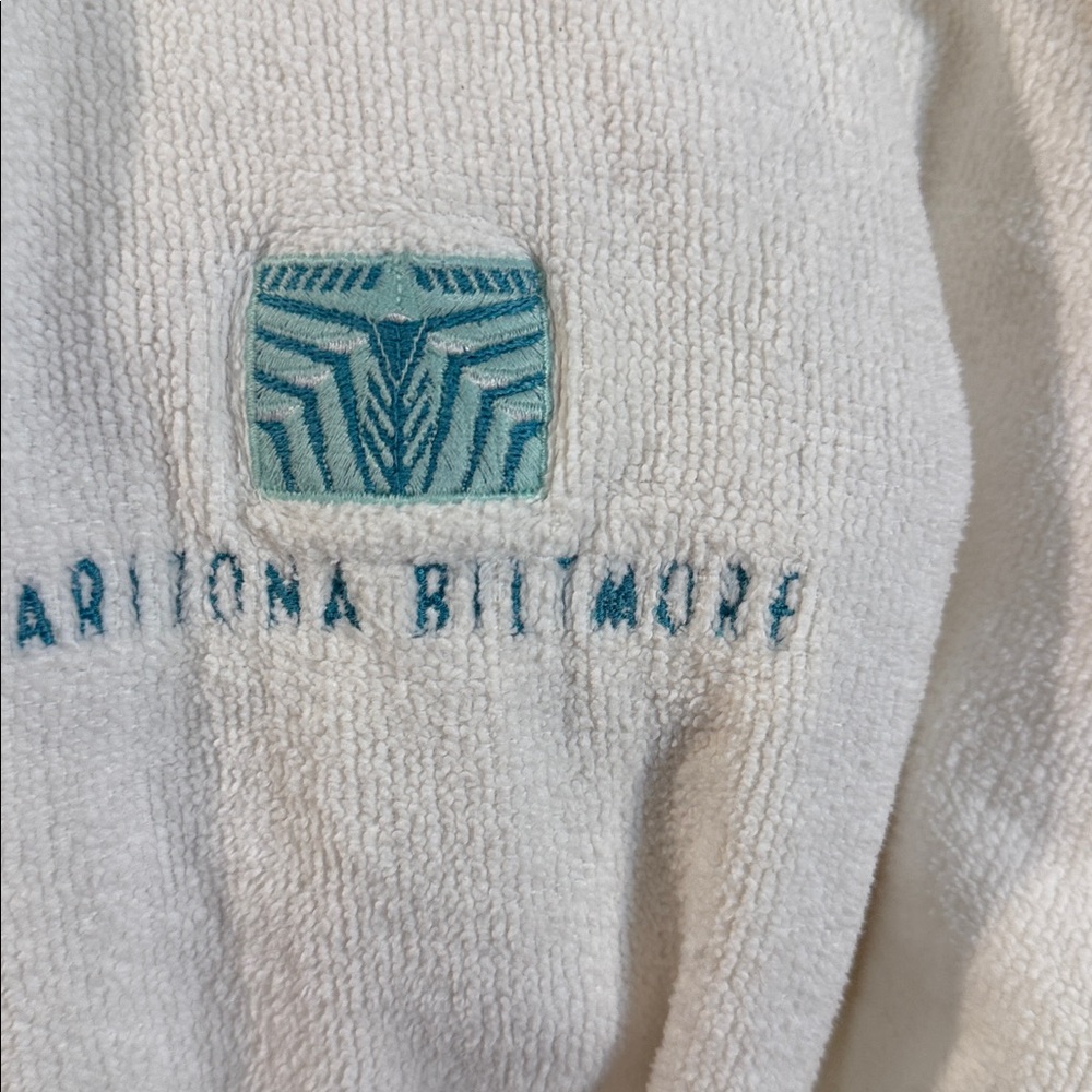 Arizona Biltmore Robe OS - Picture 2 of 5